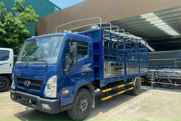 Xe tải thùng bạt Hyundai Mighty EX8L