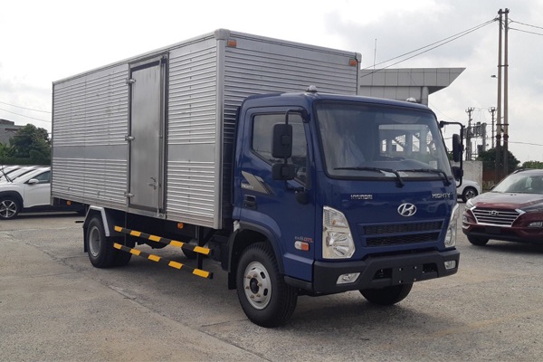 Ngoại thất xe tải Mighty EX8GT thùng kín