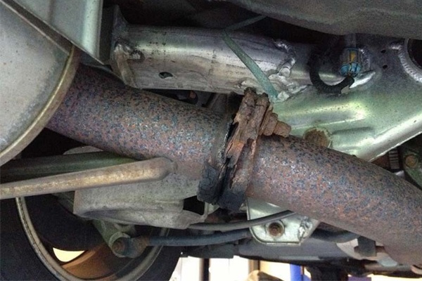 Hậu quả tắc ống xả ô tô