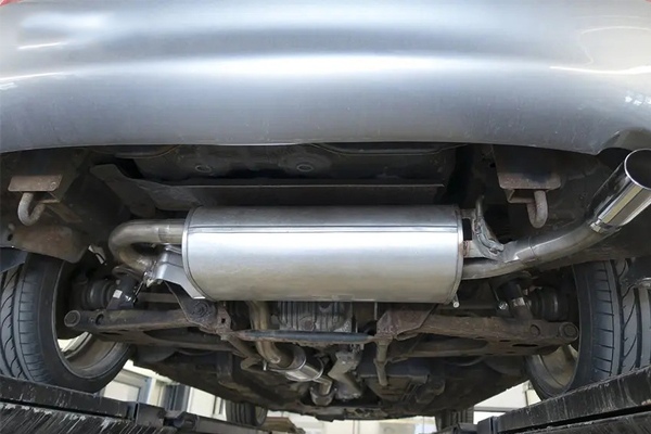 Kiểm tra ống xả ô tô thường xuyên