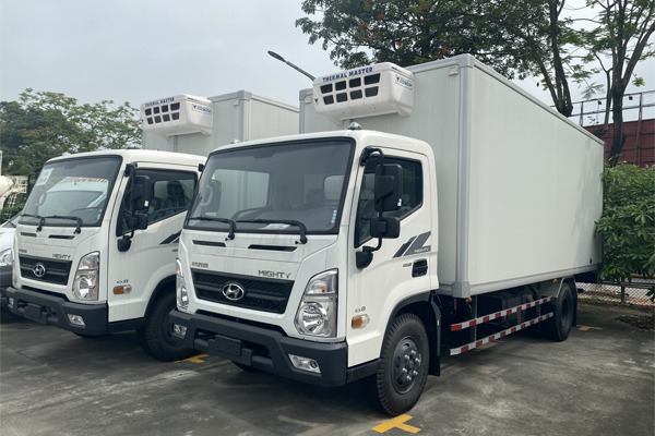 Giá xe tải Hyundai 7 tấn EX8L thùng đông lạnh