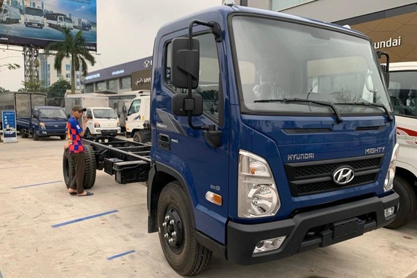 Thùng bảo ôn đóng trên nền xe cơ sở Hyundai Mighty EX8L