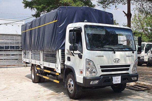 Xe tải 8 tấn Hyundai EX8 bản thiếu tiêu chuẩn