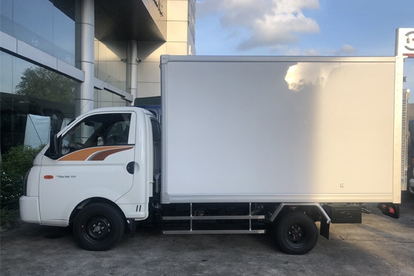 Hyundai H150 thùng composite