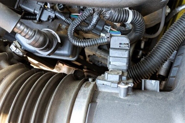 Lỗi vòng tua máy ô tô không ổn định