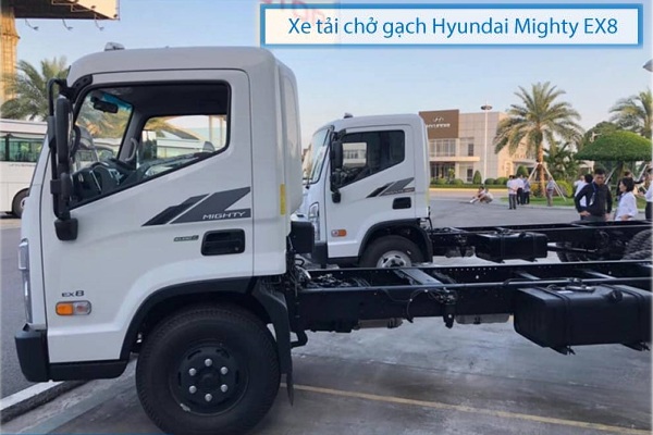 Hyundai EX8 chở gạch