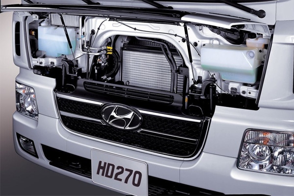 Động cơ xe tải 3 chân Hyundai