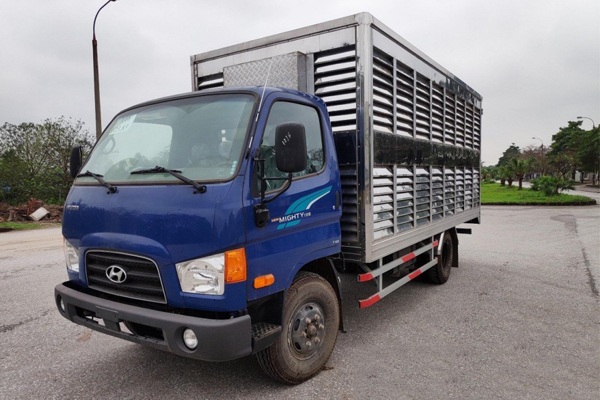 Xe tải 7 tấn Hyundai Mighty EX8L chuyên dụng chở gà giống
