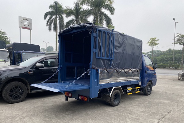 Xe tải có bàn nâng