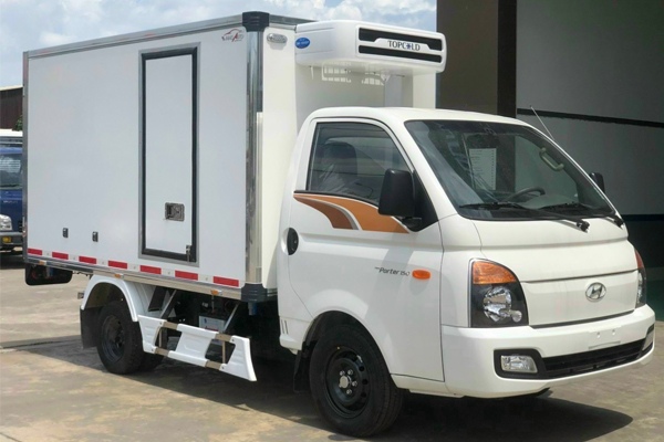 Xe tải 1 tấn Hyundai H150 thùng đông lạnh