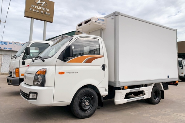 Xe tải Hyundai H150 thùng đông lạnh