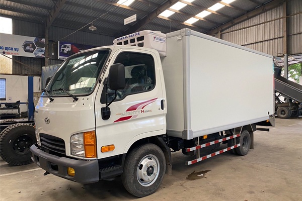 Xe tải Hyundai N250SL thùng đông lạnh