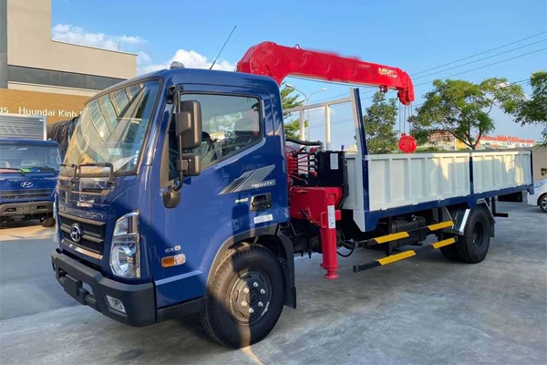 Hyundai EX8 thùng gắn cẩu tự hành 3 tấn