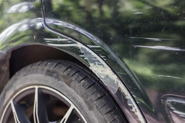 Sơn xe ô tô bị xước