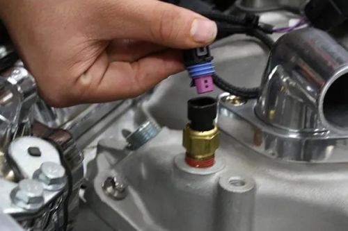 Lỗi cảm biến nhiệt độ nước làm mát ô tô và cách đo kiểm tra