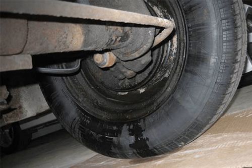 Dấu hiệu chảy dầu phanh ô tô và cách xử lý