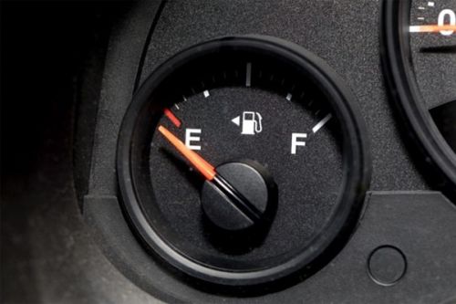 Những điều cần biết về đồng hồ báo mức nhiên liệu ô tô