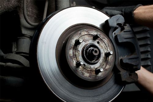 Những sai lầm khi sử dụng hệ thống phanh ô tô