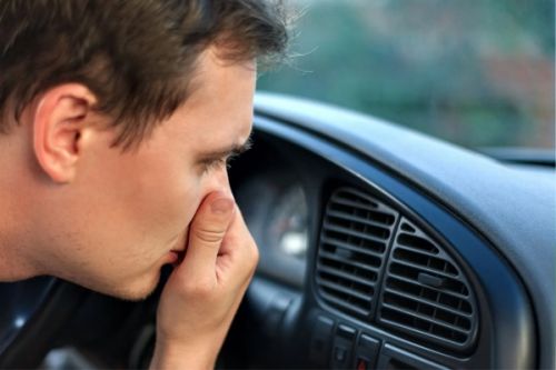 Cách khử mùi xe ô tô đơn giản hiệu quả