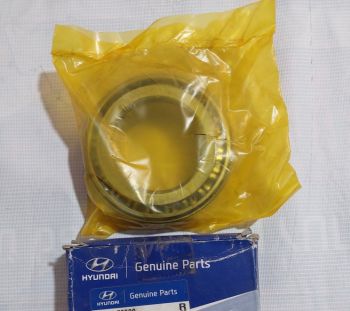 Vòng bi moay ơ sau trong HD210