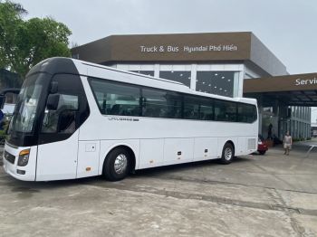 Xe khách universe 45-47 chỗ