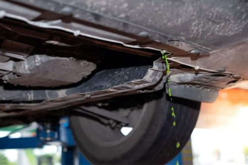 Tìm hiểu vì sao xe ô tô bị hao nước làm mát?